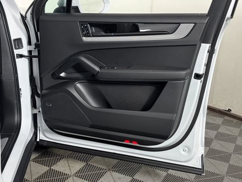 Certified 2026 Porsche Cayenne S image 39