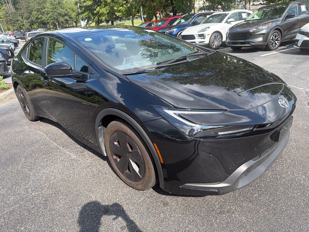 Used 2025 Toyota Prius LE AWD/4WD image 4