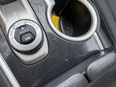 Used 2018 Nissan Pathfinder SV image 42