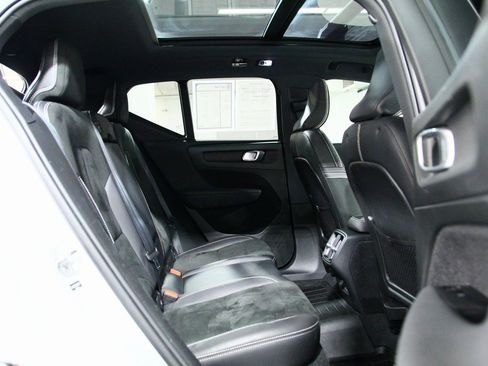 Used 2021 Volvo XC40 T5 R-Design w/ Advanced Package image 26