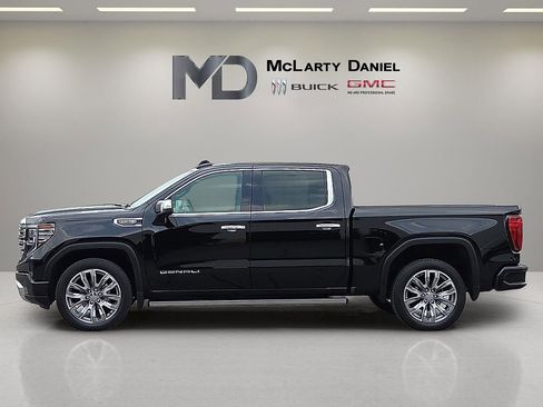Used 2023 GMC Sierra 1500 Denali w/ Denali Reserve Package AWD/4WD image 3