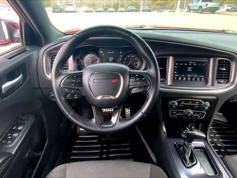 Used 2018 Dodge Charger SXT w/ Blacktop Package image 6