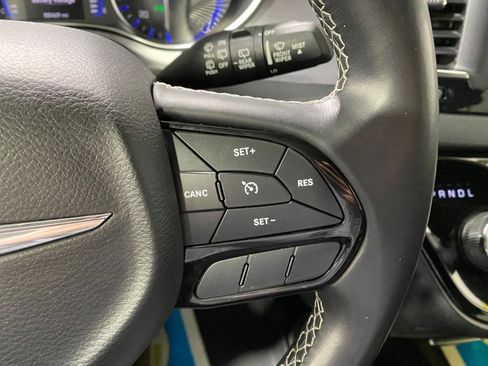 Used 2018 Chrysler Pacifica Touring Plus w/ S Appearance Package image 17