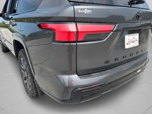 Used 2025 Toyota Sequoia Platinum AWD/4WD image 28