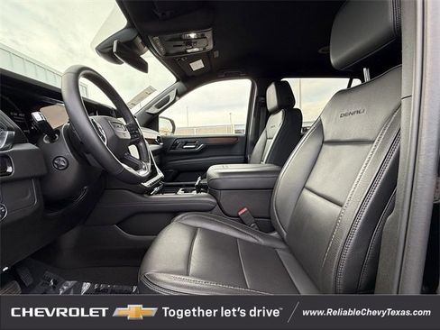 Certified 2025 GMC Yukon Denali image 29