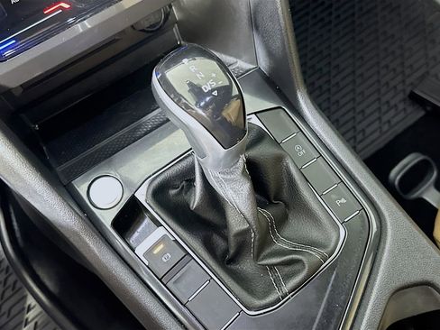 Used 2023 Volkswagen Tiguan SE R-Line image 30