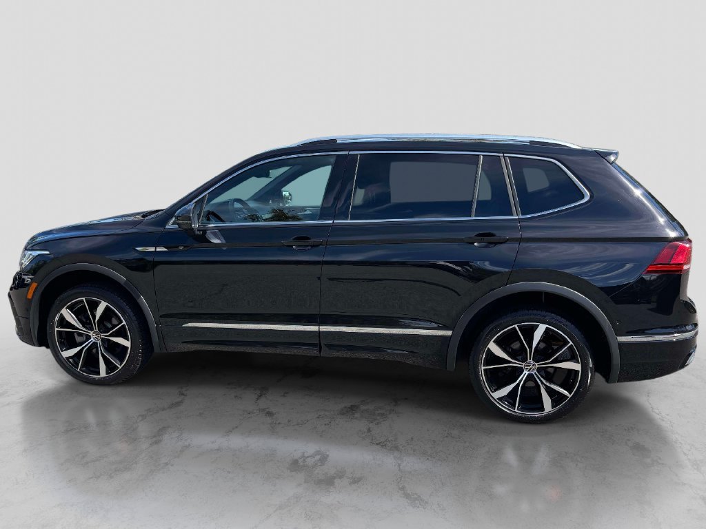 Used 2023 Volkswagen Tiguan SEL R-Line AWD/4WD image 2