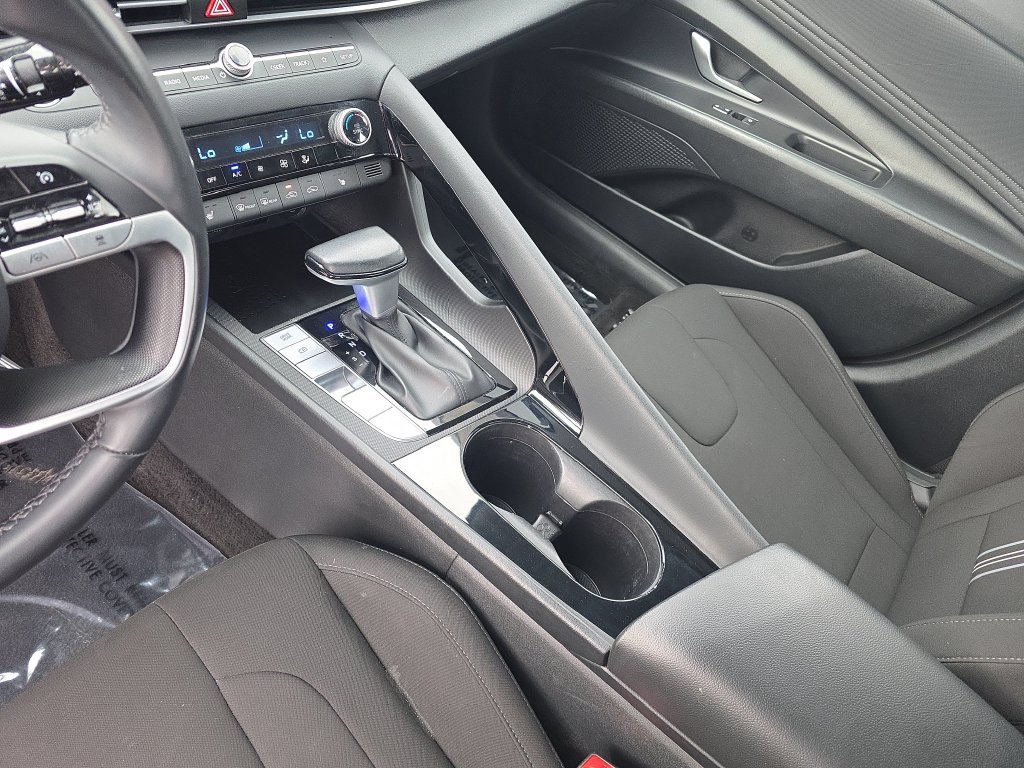 Used 2023 Hyundai Elantra SEL w/ Convenience Package FWD image 21