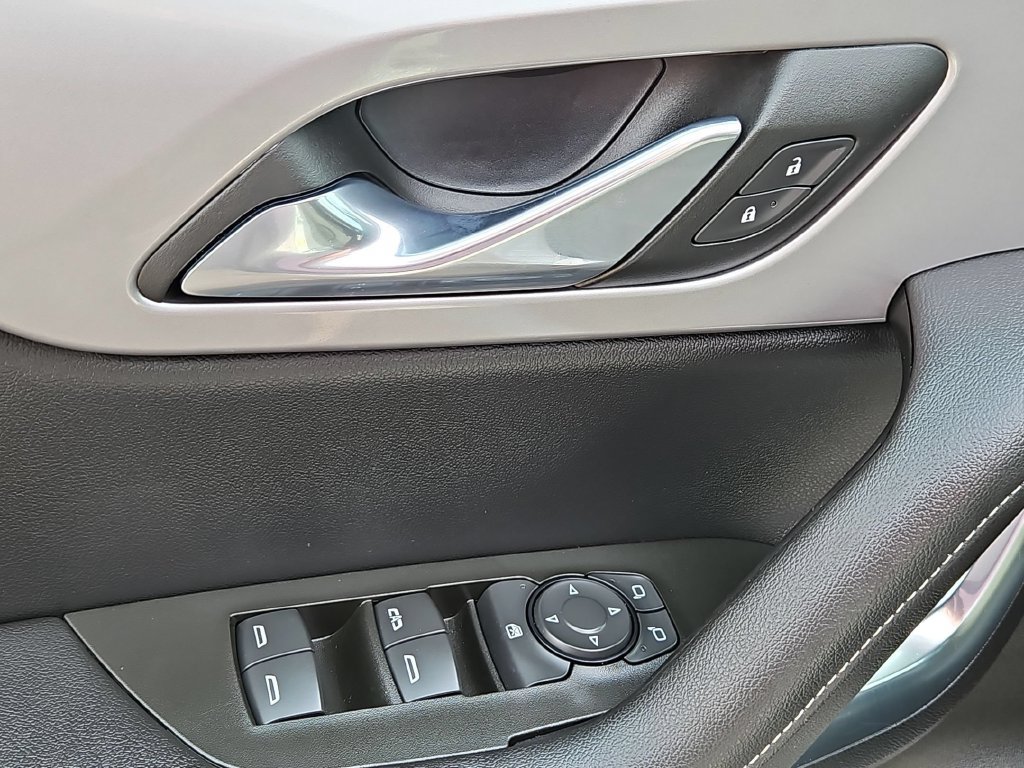 Used 2025 Chevrolet Blazer LT FWD image 10