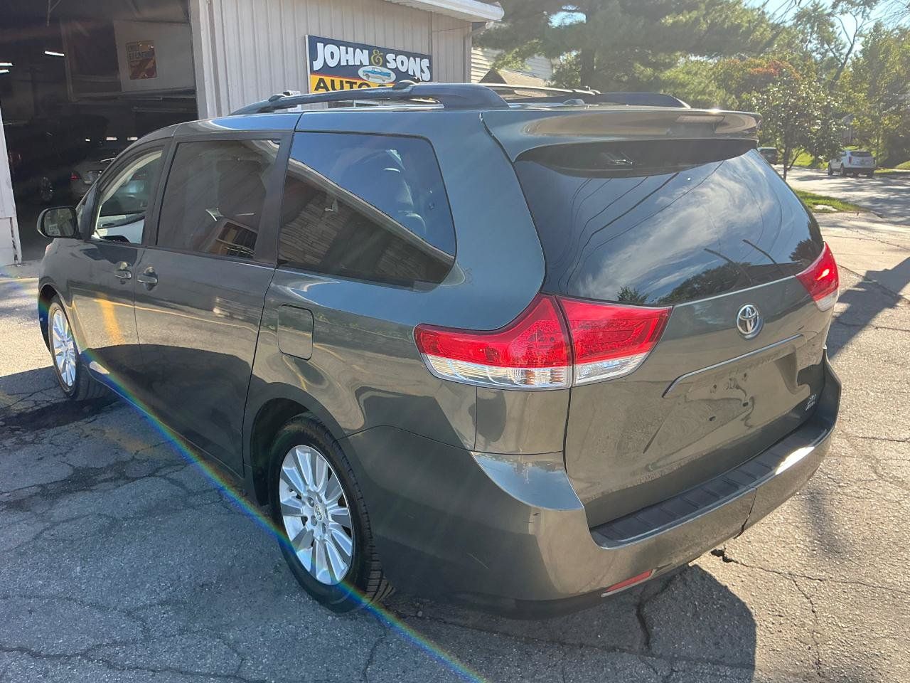 Used 2012 Toyota Sienna AWD image 6