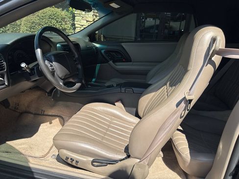 Used 2002 Chevrolet Camaro Z28 w/ SS Performance/Appearance Pkg RWD image 11