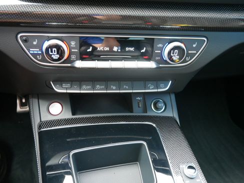 Used 2022 Audi SQ5 Prestige w/ Prestige Package image 31