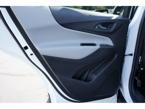 Used 2021 Chevrolet Equinox LS w/ LS Convenience Package image 20