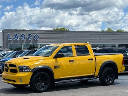 Used 2019 RAM 1500 Express w/ Wheel & Sound Group AWD/4WD image 1