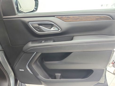 Used 2023 Chevrolet Suburban Premier image 42