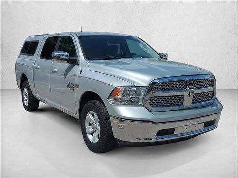 Used 2019 RAM 1500 Classic SLT w/ Luxury Group AWD/4WD image 3