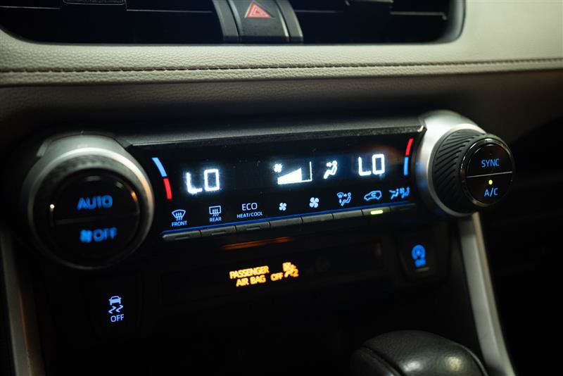 Used 2022 Toyota RAV4 XLE FWD image 21