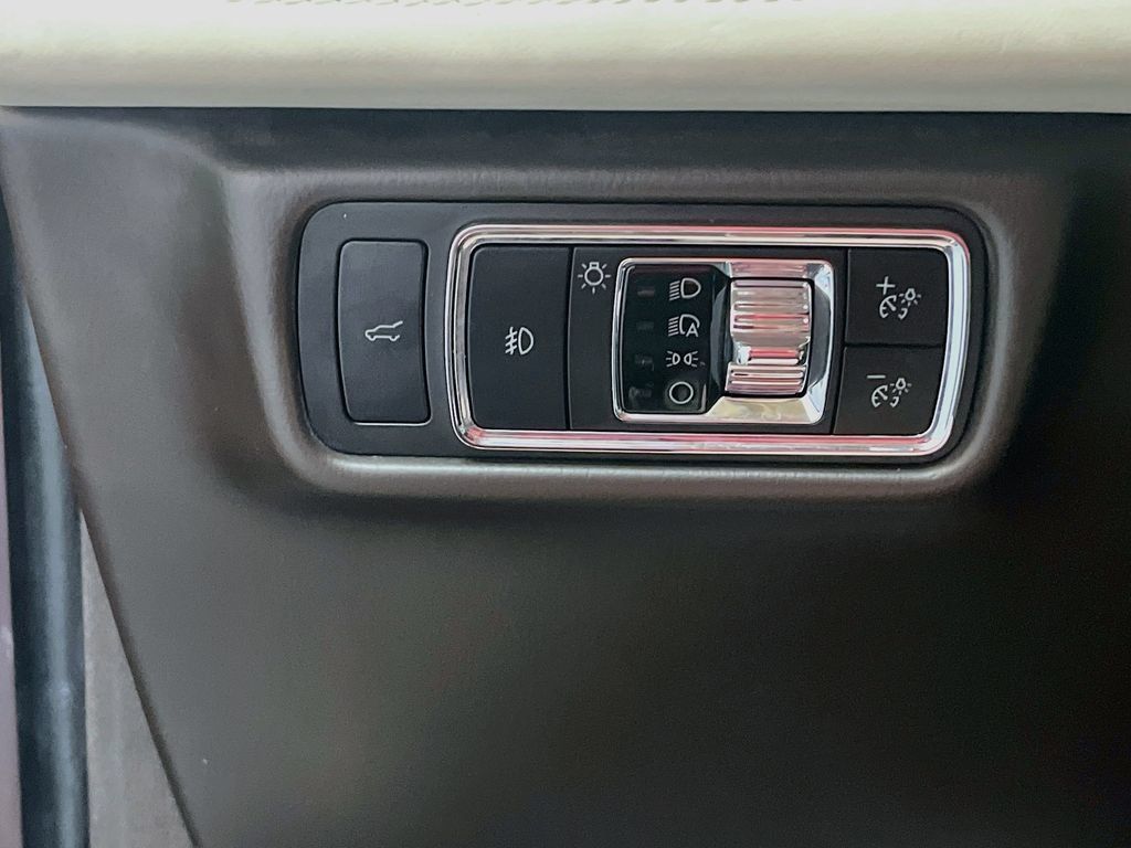 Used 2023 Lincoln Aviator Black Label AWD/4WD image 10