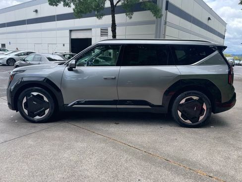 Used 2024 Kia EV9 Land AWD/4WD image 6