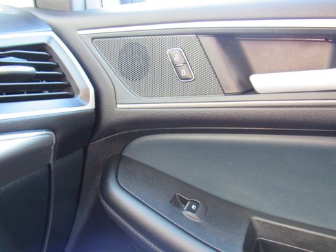 Used 2024 Ford Edge SEL w/ Sport Appearance Package image 26