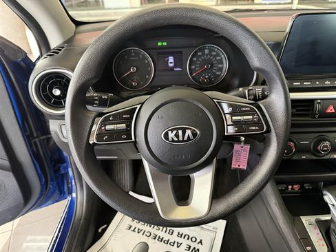 Used 2021 Kia Forte LXS FWD image 17