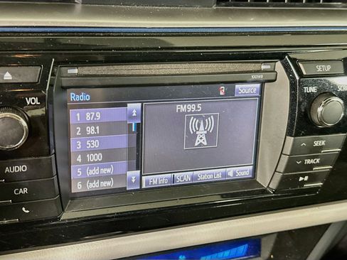 Used 2015 Toyota Corolla LE FWD image 21