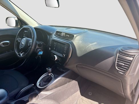 Used 2018 Kia Soul + FWD image 26