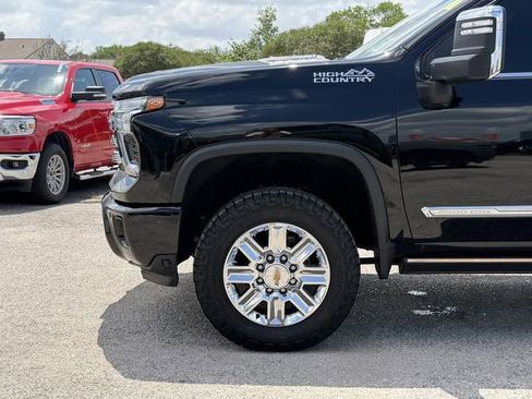 Used 2024 Chevrolet Silverado 2500 High Country w/ High Country Premium Package image 9