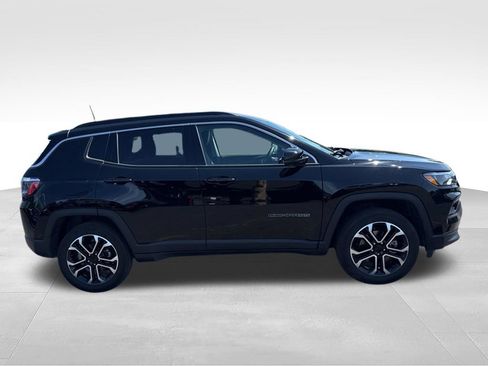 Used 2022 Jeep Compass Limited AWD/4WD image 2