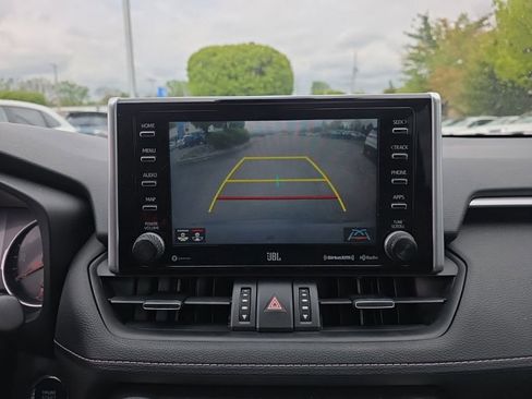 Used 2021 Toyota RAV4 XLE Premium AWD/4WD image 17