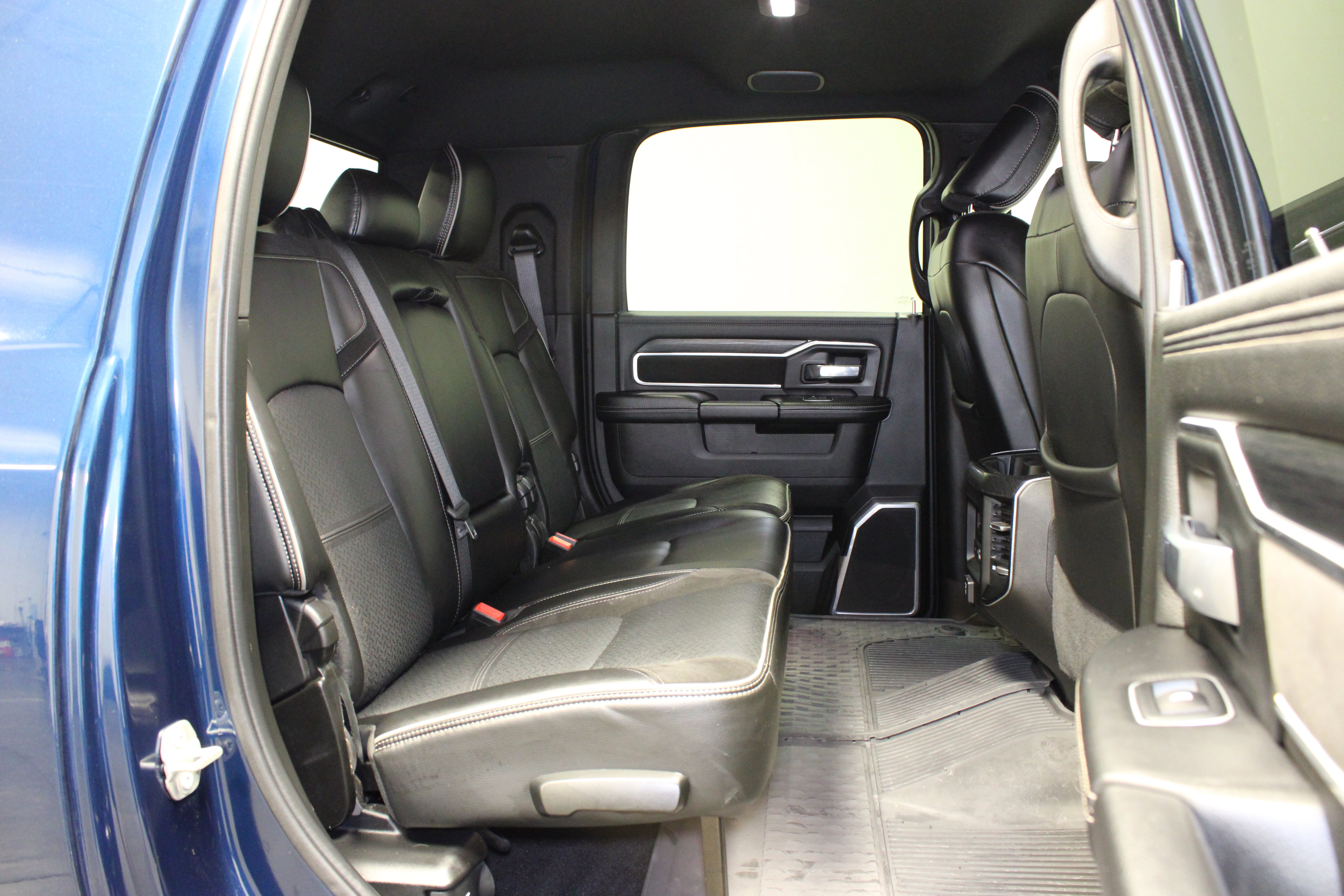 Used 2023 RAM 2500 Laramie AWD/4WD image 16