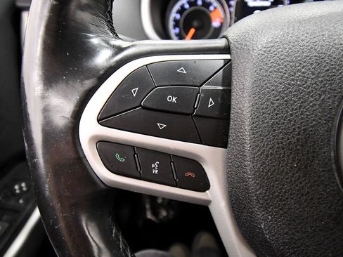 Used 2018 Jeep Cherokee Latitude Plus FWD image 20