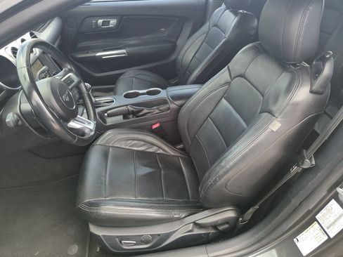 Used 2018 Ford Mustang Convertible w/ Equipment Group 101A RWD image 12