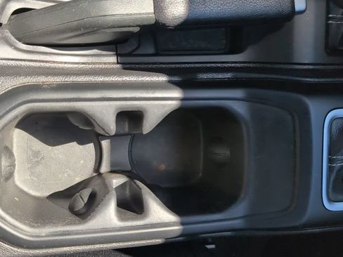 Used 2019 Jeep Wrangler Unlimited Sahara AWD/4WD image 28