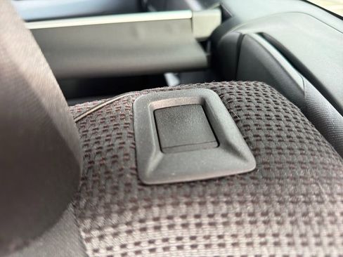 Used 2022 Subaru Outback Premium image 22