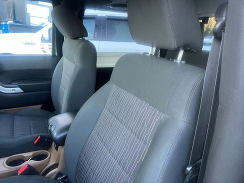 Used 2011 Jeep Wrangler Rubicon w/ PWR Convenience Group image 20