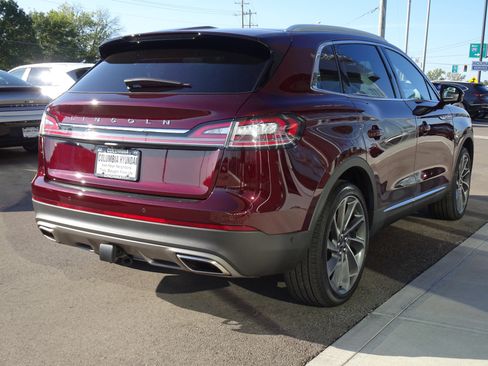 Used 2022 Lincoln Nautilus Reserve w/ Equipment Group 202A image 5