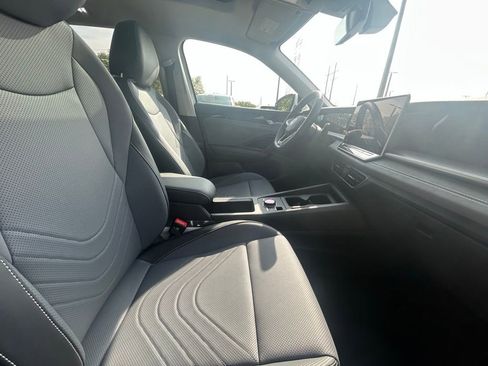 New 2026 Volkswagen Tiguan SE AWD/4WD image 35