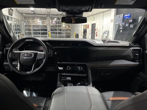 Used 2025 GMC Sierra 1500 AT4 image 30
