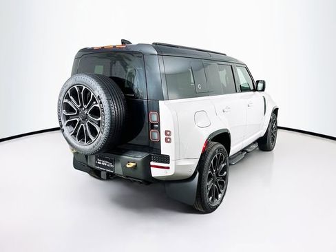 New 2026 Land Rover Defender 110 OCTA image 5