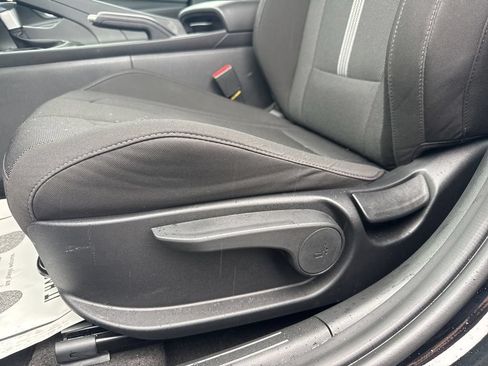 Certified 2026 Hyundai Elantra SE FWD image 16