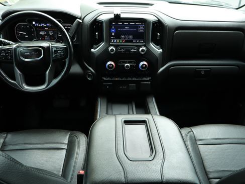 Used 2022 GMC Sierra 3500 Denali w/ Denali Black Diamond Edition AWD/4WD image 23