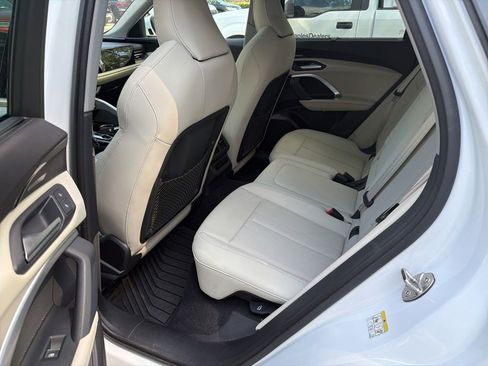 Certified 2025 Audi Q5 Premium Plus w/ Premium Plus AWD/4WD image 9