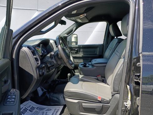 Used 2024 RAM 2500 Tradesman w/ Chrome Appearance Group AWD/4WD image 10
