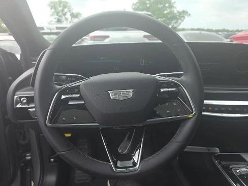 Used 2024 Cadillac Lyriq Tech RWD image 16
