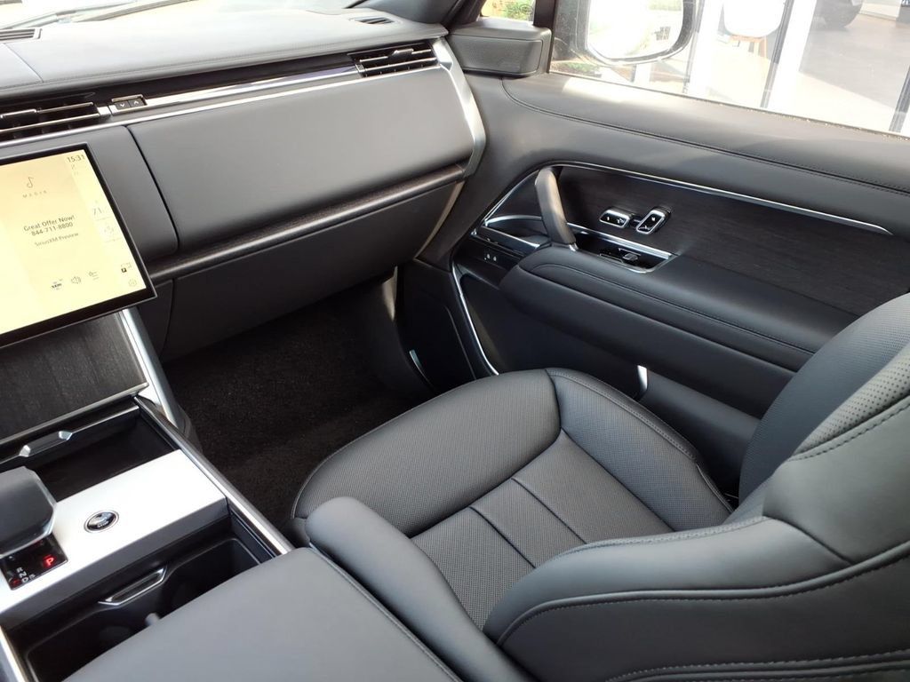 New 2026 Land Rover Range Rover Long Wheelbase SE AWD/4WD image 22