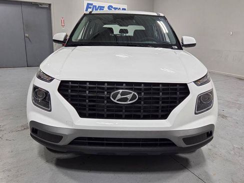 New 2026 Hyundai Venue SE FWD image 2