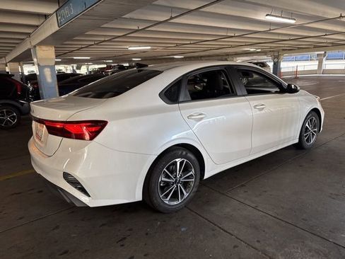 Certified 2023 Kia Forte LXS w/ LXS Technology Package image 3