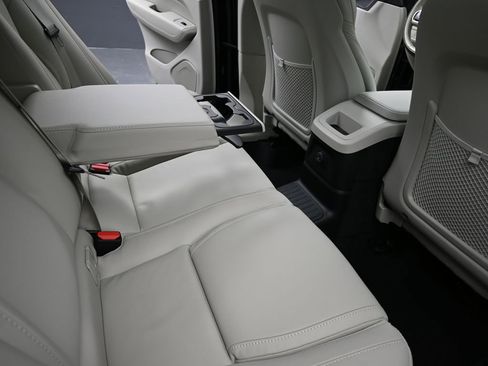 Used 2025 Volvo XC60 T8 Ultra w/ Protection Package Premier image 23