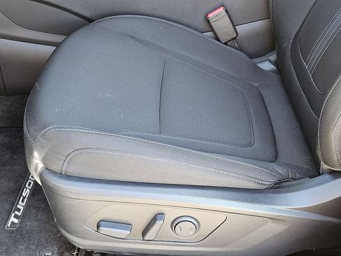 Certified 2025 Hyundai Tucson SEL FWD image 17